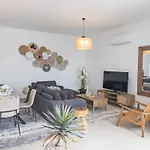 Aqua Pearl Aq01 By Interhome
