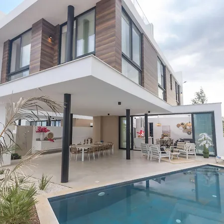 Aqua Pearl Aq01 By Interhome