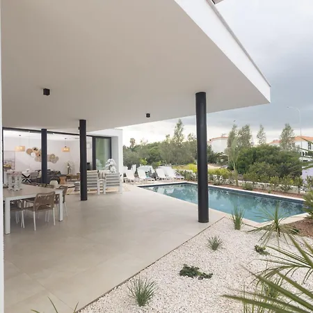 Aqua Pearl Aq01 By Interhome *