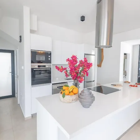 Aqua Pearl Aq01 By Interhome