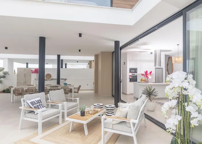 Semesterbostad Aqua Pearl Aq01 By Interhome *