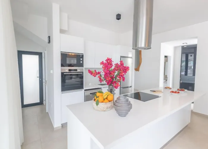 Aqua Pearl Aq01 By Interhome