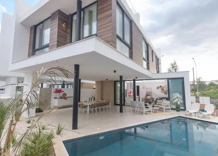 Aqua Pearl Aq01 By Interhome